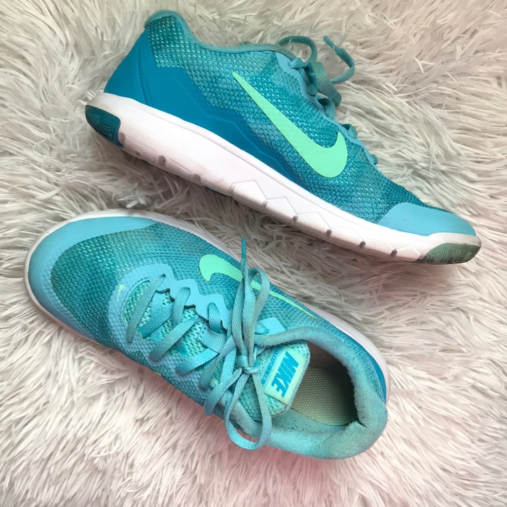 Nike Flex Experience Shoes